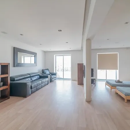 Apartamento Amazing Marina Seafront, Stylish 3br *