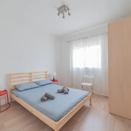 Amazing Marina Seafront, Stylish 3br