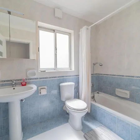 Amazing Marina Seafront, Stylish 3br