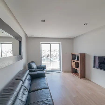 Amazing Marina Seafront, Stylish 3br Apartament Pietà
